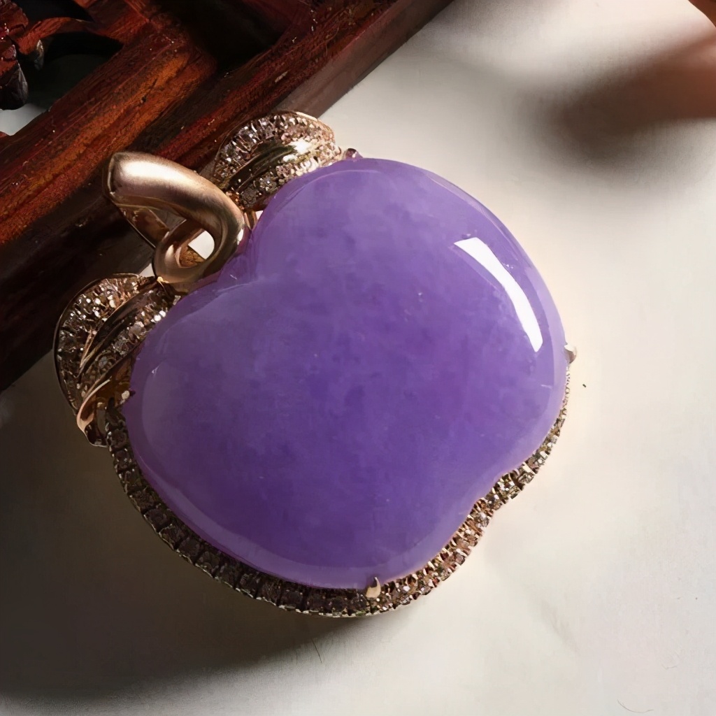 大件翡翠a货摆件简单三步，教你判断紫罗兰翡翠的价值  第7张