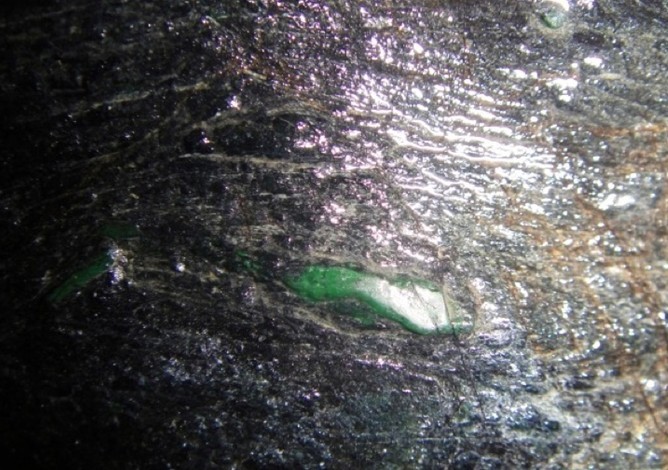 翡翠玉镯a货正品价格翡翠价格贵的有理由吗？剖析翡翠市场价值  第2张