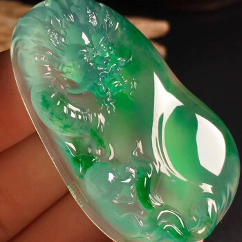 芙蓉种翡翠手镯究竟贵在哪里  第1张