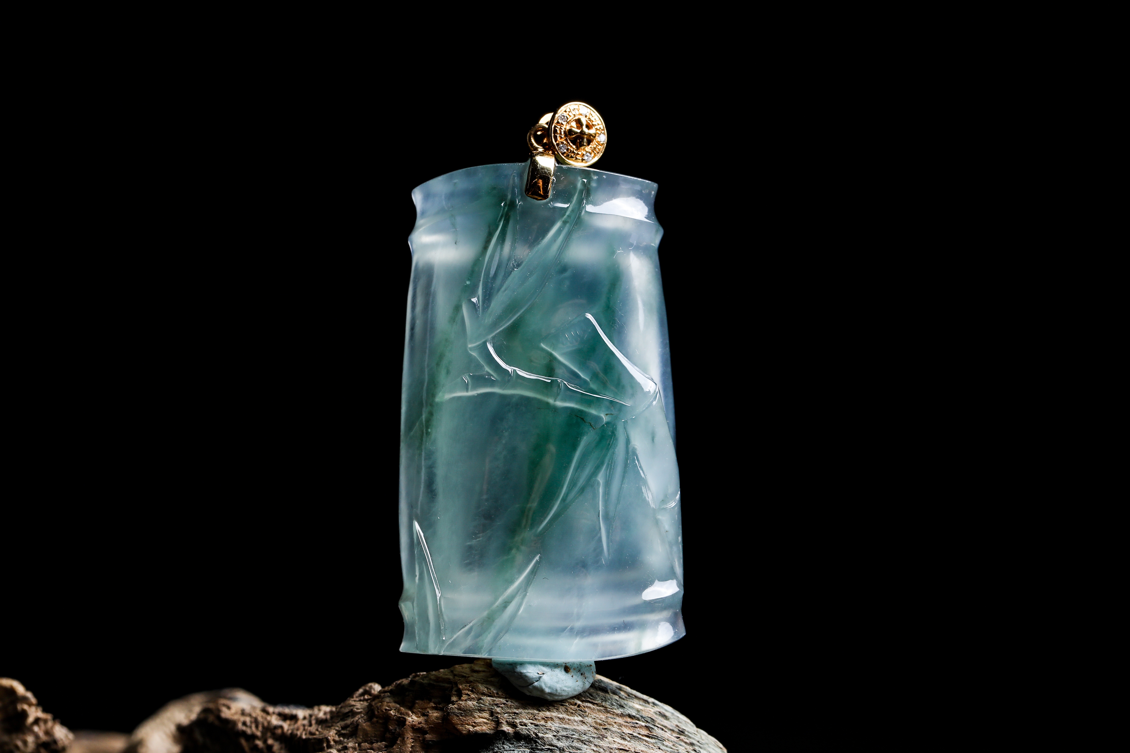 正品麻花翡翠手镯翡翠内部长这种丝线，不是金丝胜似金丝，每一根都比金丝贵  第1张