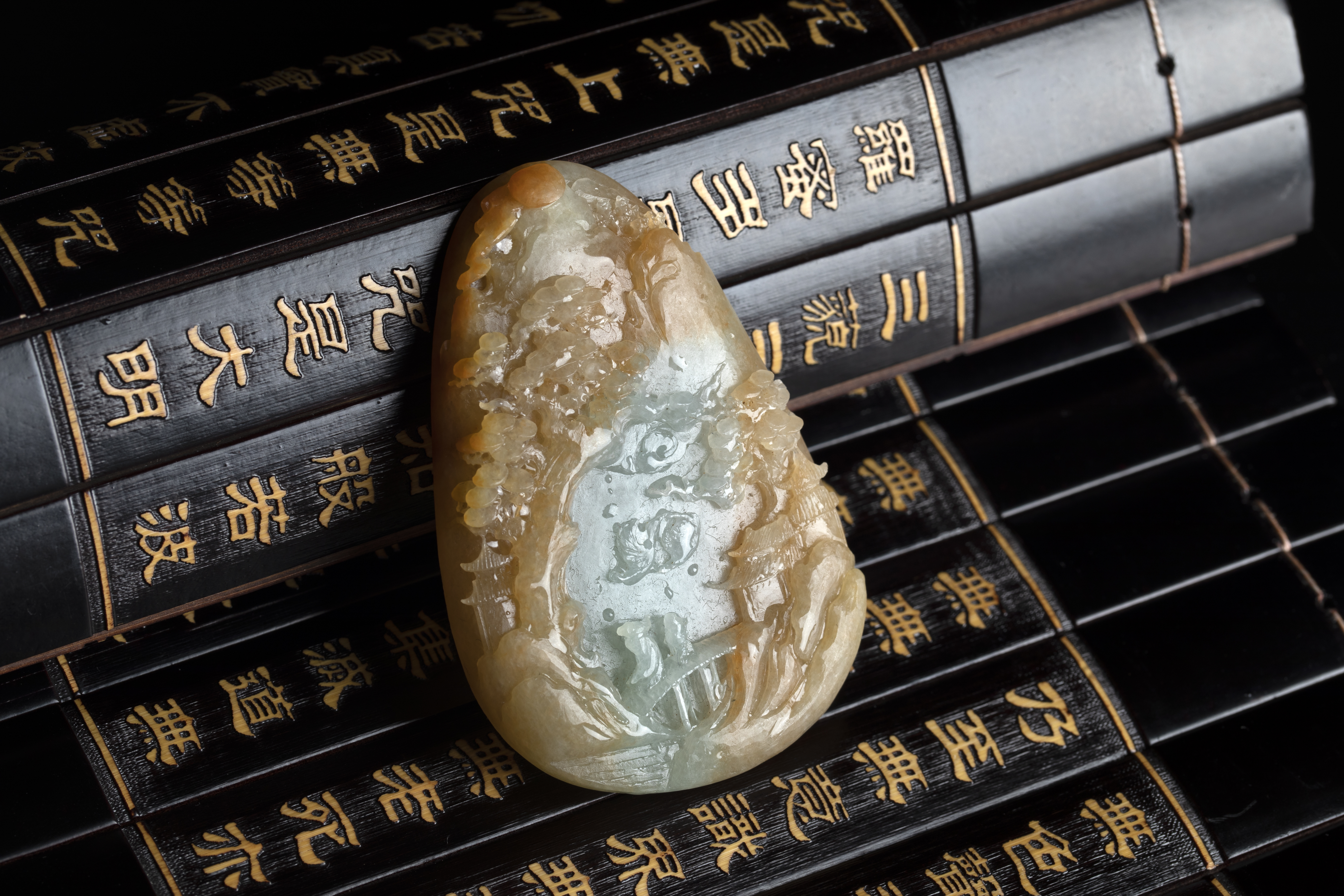 翡翠价格都是炒作？了解这7点，你才能重新认识翡翠的价值  第1张