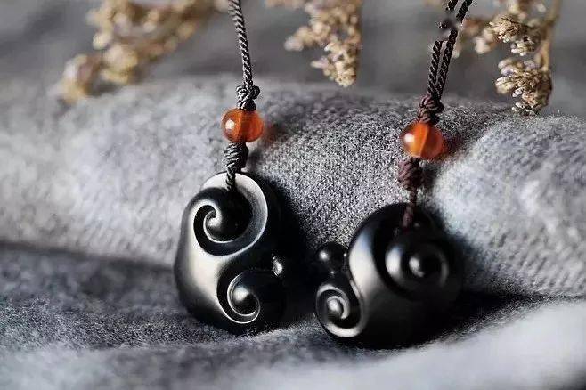 老坑翡翠怎么样为什么懂玉的人从不给玉石估价？看完这篇你就懂了......  第1张