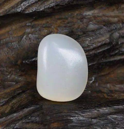 翡翠油青料曾今最受市场欢迎的光白籽，为什么如今却被忽视？  第7张