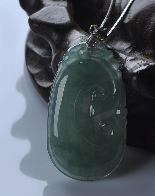 翡翠玉石厂家翡翠里的“三青”与“三水”  第4张