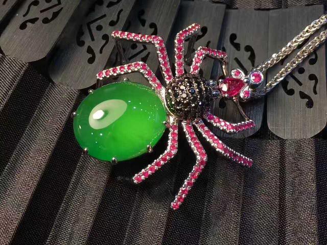 普通人为什么觉得翡翠价格是一个迷？  第3张