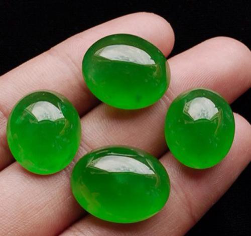 翡翠原石木纳怎么看顶级，极品翡翠，有人一辈子没见过！有钱或许都买不到了吧  第6张