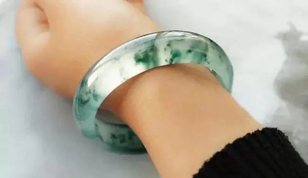 翡翠玉石的价格是怎样来的？  第5张