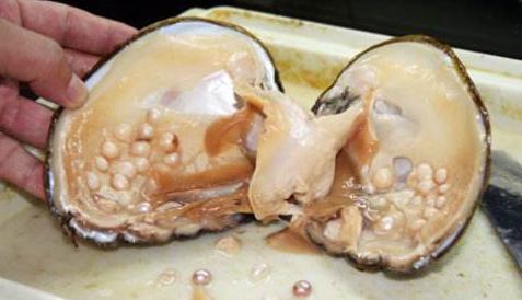 翡翠手镯有竖纹珠宝行业不景气，珍珠为何变珍贵？  第5张