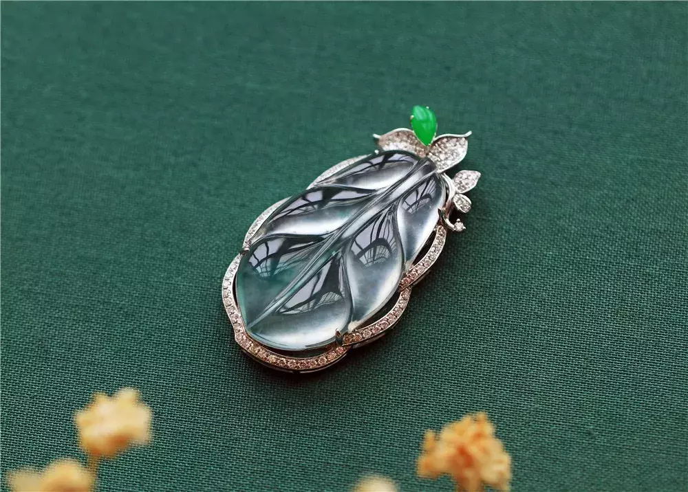 翡翠中的“种水货”和“色货”  第1张