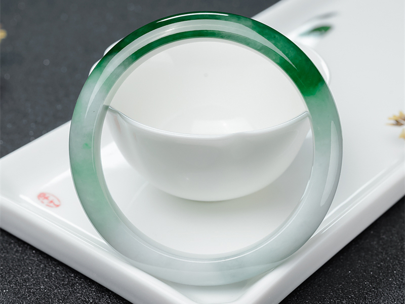 翡翠价格表，影响翡翠价格的因素有哪些？  第4张