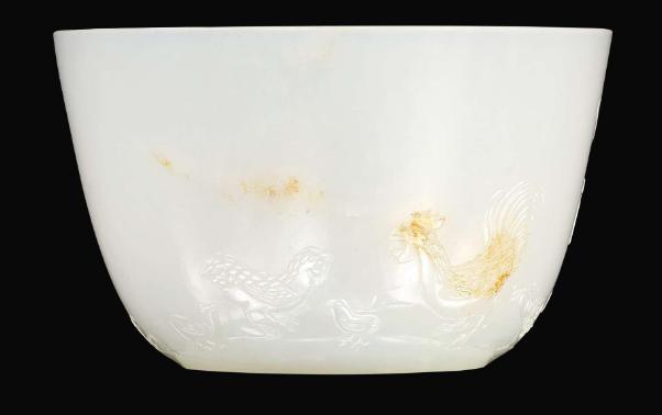 白底青翡翠手镯怎么养玉石行情，从10条数据就能略窥一二  第6张