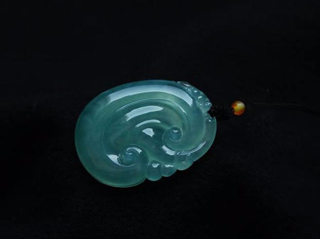 带你走进“玉石之王”翡翠的绿色世界  第6张