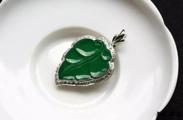 王朝翡翠貔貅满绿翡翠都是极品？如果这么认为就大错特错了  第9张