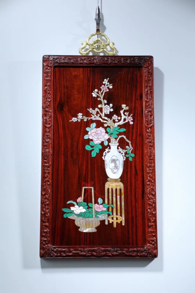 翡翠手镯和檀木和檀香木的区别有哪些  第1张