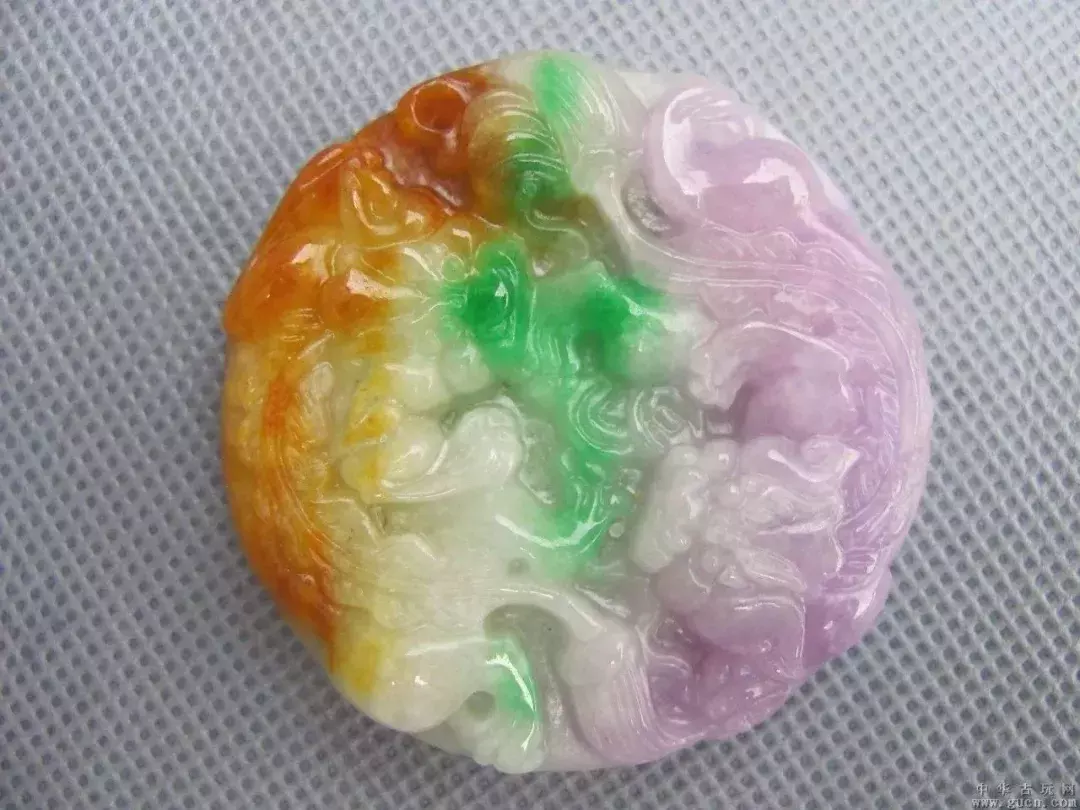 翡翠的颜色越多越值钱？千万别被骗了  第3张