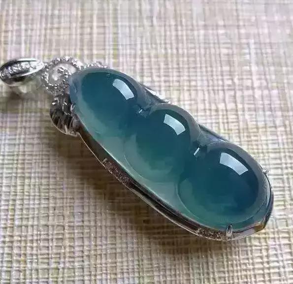 来聊聊蓝水翡翠的“蓝”，要蓝到什么程度才是好的呢  第1张