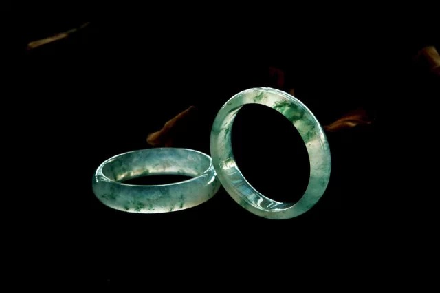 收藏级翡翠VS佩戴级翡翠，看不懂你就等着吃亏吧！  第2张