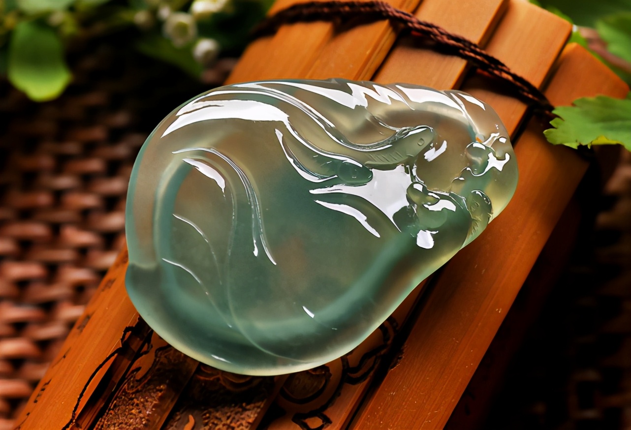 翡翠原石如何处理关于翡翠升值保值的问题，你了解多少？  第1张