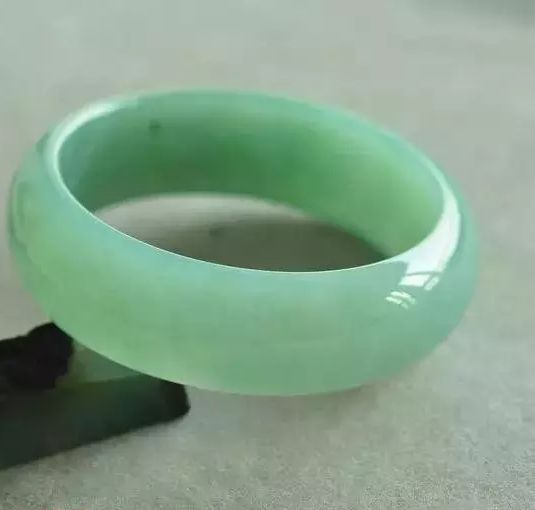 翡翠手镯大体估价攻略！  第5张