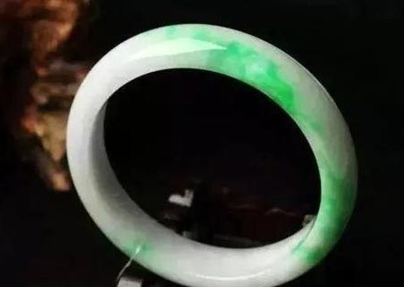 翡翠手镯：5分钟让你看明白自己手镯的真实价格  第11张