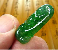 玉中上品，翡翠怎么买？  第1张