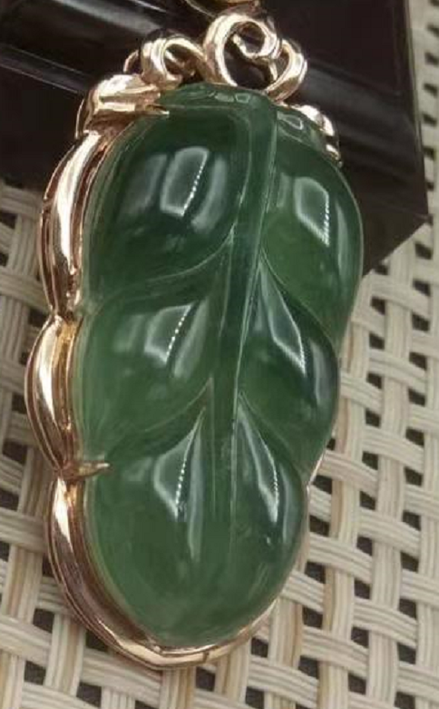 和田玉和翡翠价格油青种翡翠行情如何，到底值不值得买？  第4张