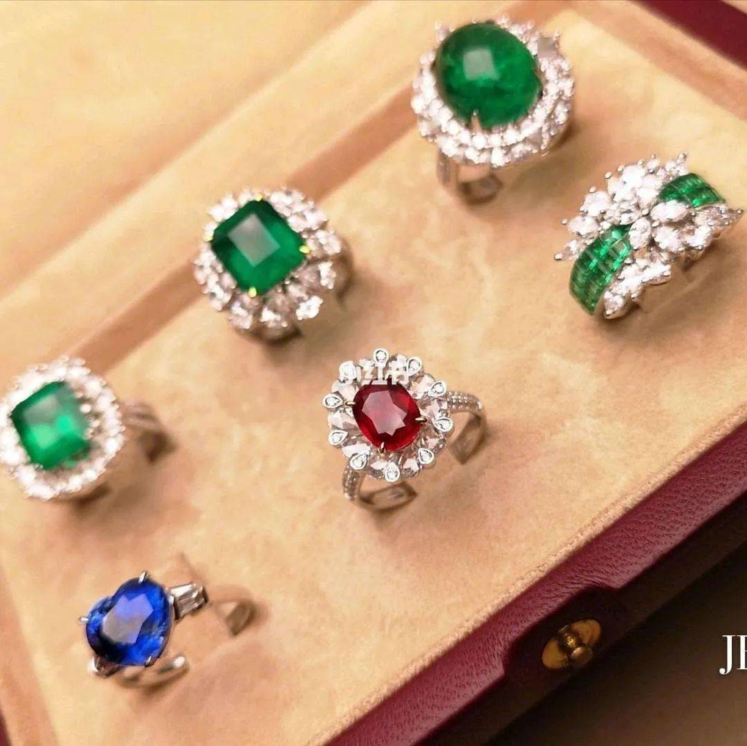 翡翠玉石手镯心非洲祖母绿能开“木佐绿”证书？顶级祖母绿的颜色跟产地到底有没有关系？  第3张