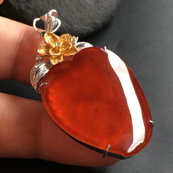 “万翠易得，一翡难寻”一一红翡的魅力与鉴赏  第7张