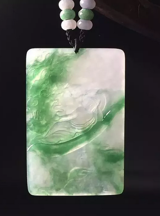 翡翠 春彩 挂件一抹绿的价值有多高？当它出现在翡翠里你就懂了！  第12张