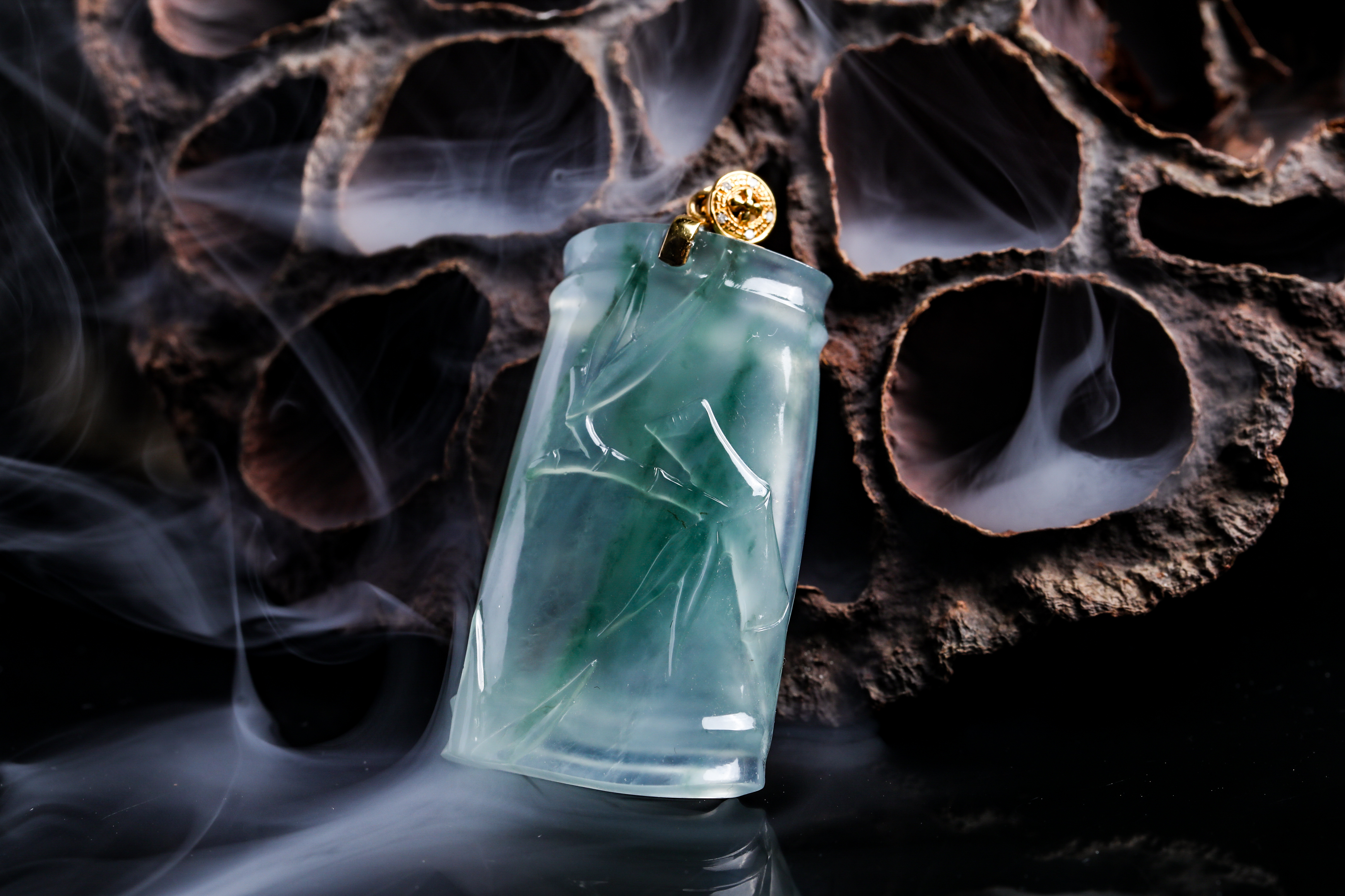 正品麻花翡翠手镯翡翠内部长这种丝线，不是金丝胜似金丝，每一根都比金丝贵  第2张