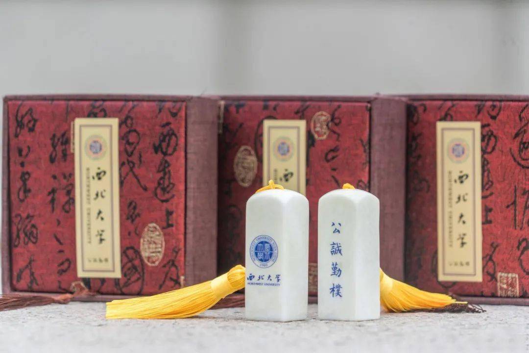 翡翠谷手镯中国四大名玉竟有两个版本？！绿松石和蓝田玉之争谁能更胜一筹？  第10张