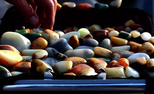 23张和田玉真假皮色对比图，看懂了再也不怕被坑  第1张