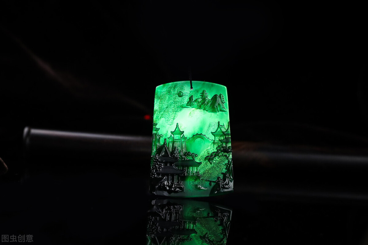 墨翠价值界定，眼前的黑不是黑  第1张