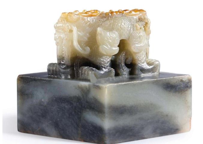 白底青翡翠手镯怎么养玉石行情，从10条数据就能略窥一二  第8张