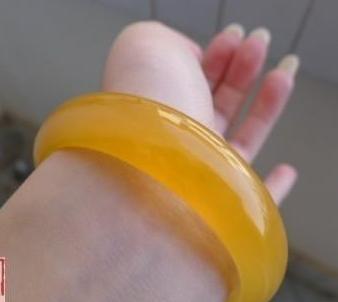 翡翠手镯怎么做最年轻的玉种--黄龙玉介绍  第8张