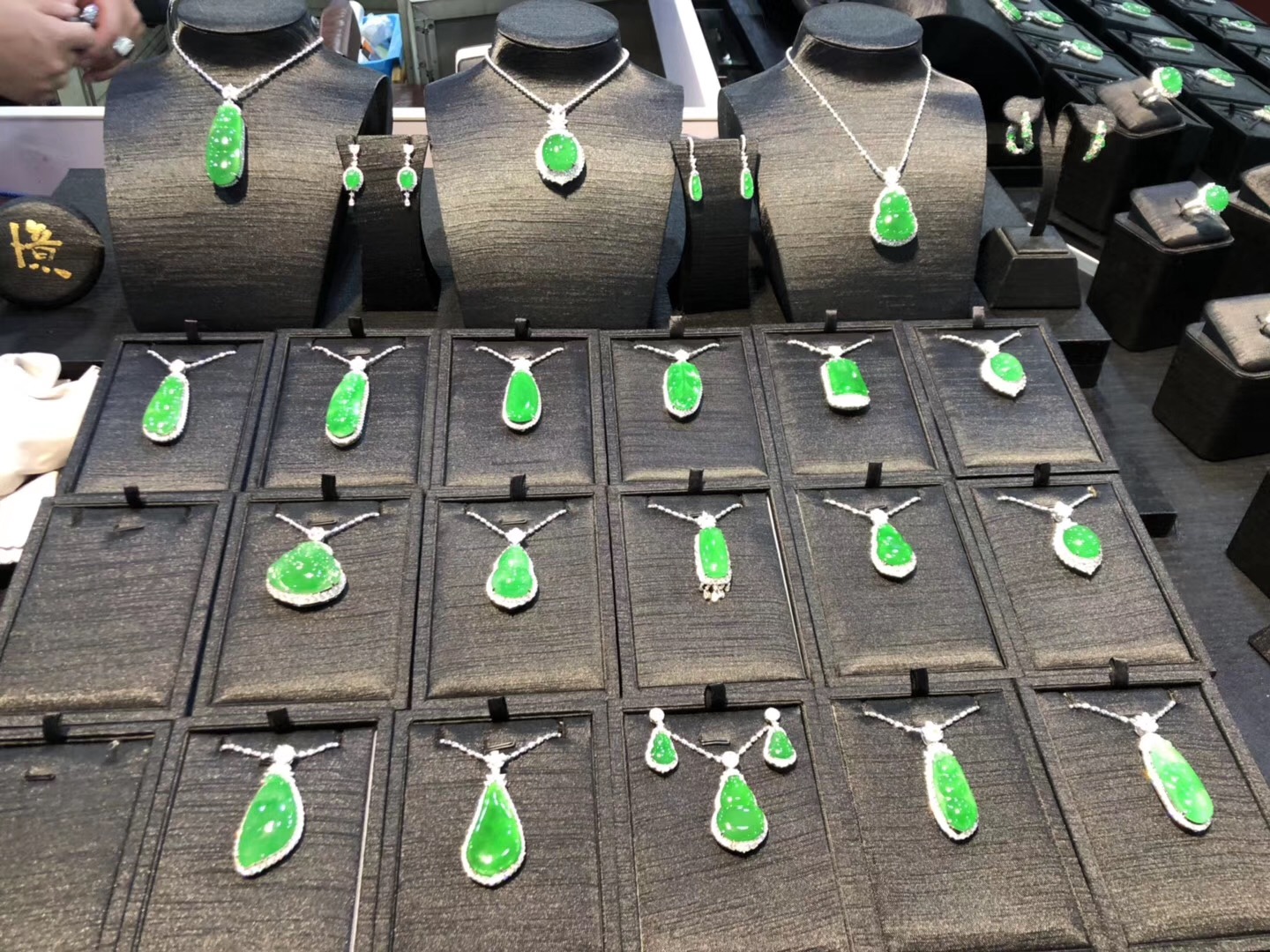 翡翠又涨价了？价格飙升背后的真相  第4张