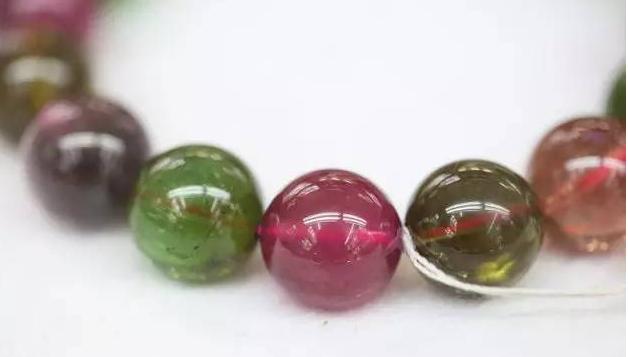 翡翠货吊坠最新碧玺行情，居然能差80倍！  第7张