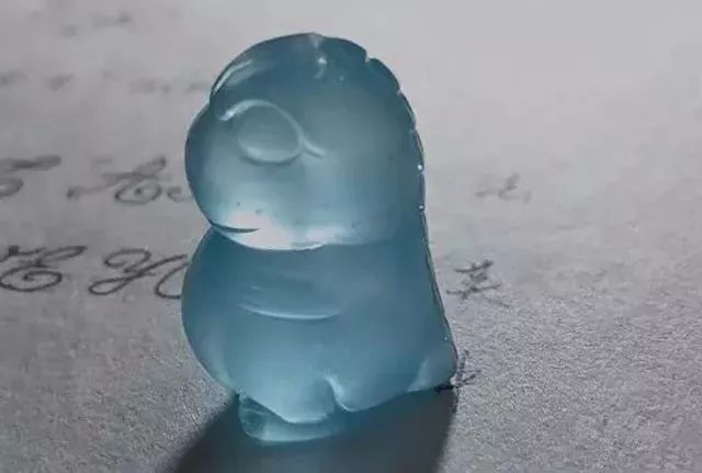 辣绿翡翠戒指蓝水翡翠天青冻极为相似价值却天差地远 你分得清楚吗？  第9张