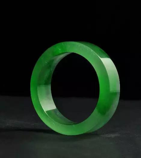 怎样辨别玉器的好坏3 分 钟了解翡翠价格行情，看完买玉不吃亏  第4张