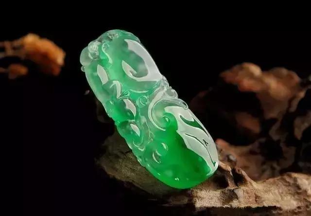 冰种翡翠笑佛吊坠翡翠价值与价格的关系推理分析，实在是太经典啦  第7张