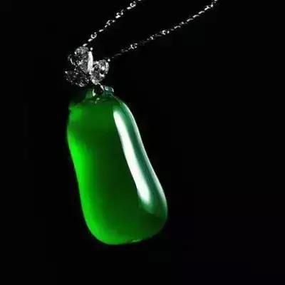 翡翠毛料石什么样的翡翠竟然拍出了天价！  第9张