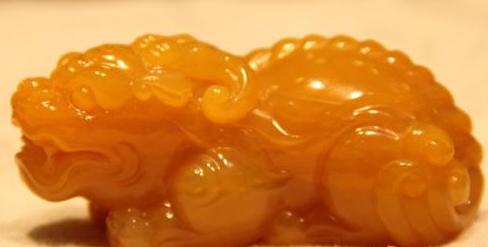 翡翠手镯怎么做最年轻的玉种--黄龙玉介绍  第1张