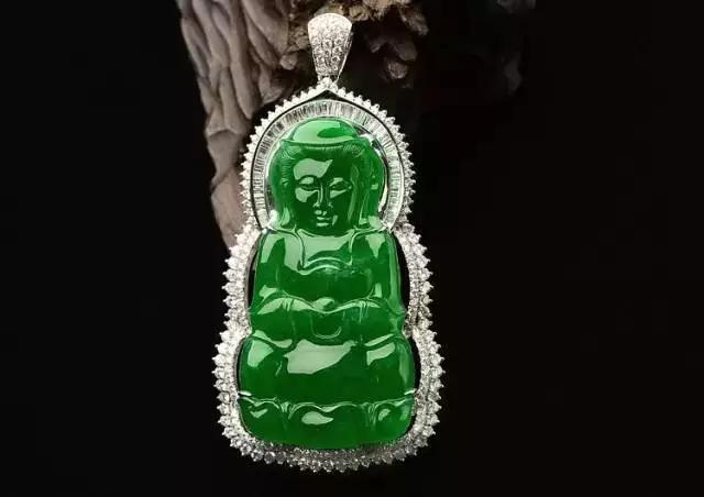 收藏级翡翠VS佩戴级翡翠，看不懂你就等着吃亏吧！  第12张