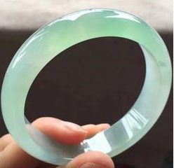 芙蓉种翡翠究竟贵在哪里  第2张