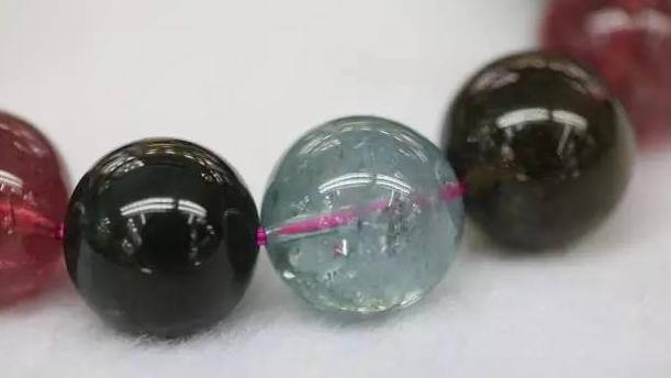 翡翠货吊坠最新碧玺行情，居然能差80倍！  第8张