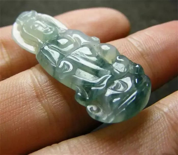 那些翡翠明明只有一字之差，为何价格会天差地别？  第12张