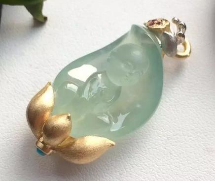 翡翠阳绿糯种什么？翡翠中的“水货”，竟然价最高  第1张