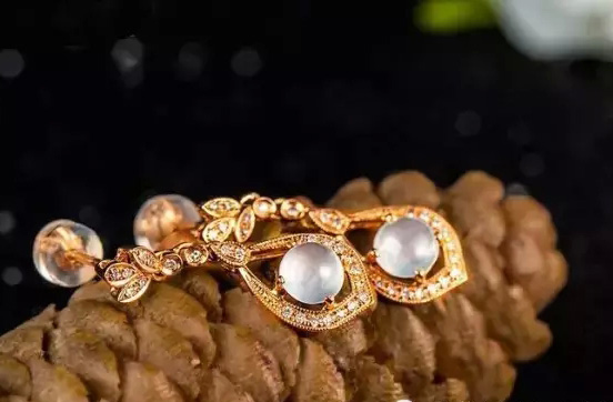 高档翡翠的收藏价值为何高于其他贵重珠宝？  第3张