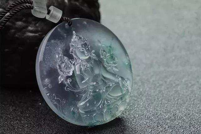 翡翠近二十年价格走势 近二十年翡翠价格变化  第2张