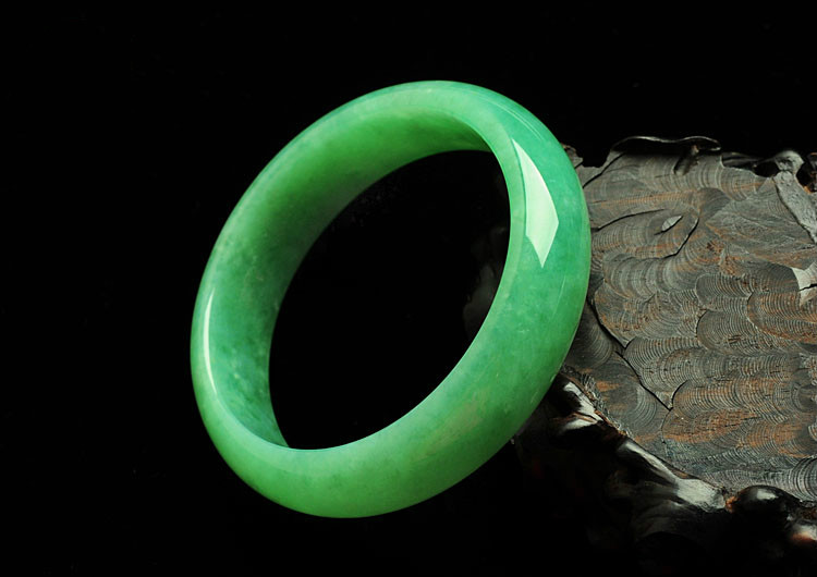 如何知道翡翠是冰种翡翠有这么多种绿，你说的绿是什么绿  第3张